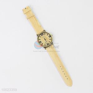 Promotional PU Beige Wrist Watch with Stainless Steel Back
