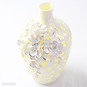 18*30cm New Design Hollow Beige Handmade Ceramic Crafts Vase with Three-dimensional Flowers Pattern