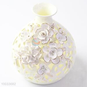 18*23cm New Design Hollow Beige Handmade Ceramic Crafts Vase with Three-dimensional Flowers Pattern