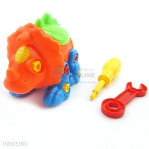Plastic puzzle self assembly toys