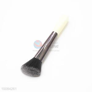 Makeup Tools Black Plastic Handle Blusher Brush