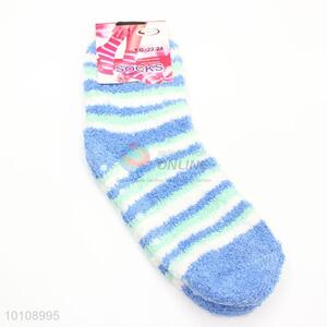 Easy to wear comfortable blue socks