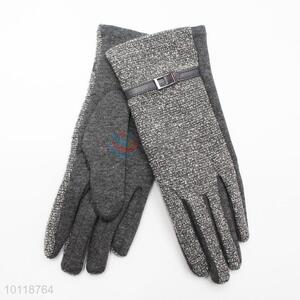 Gary Winter Wool Gloves with Simple Decoration