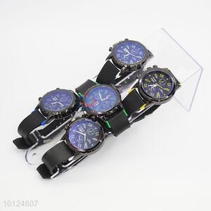 Daily accessories mens watch with silicone strap