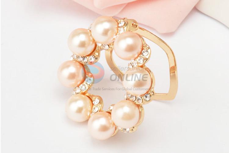 Recent design popular cheap pearl scarf buckle