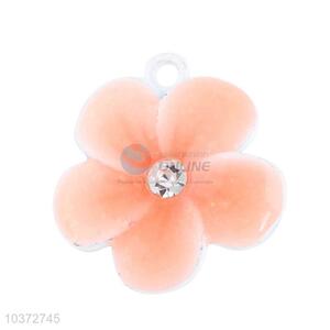 Low Price Trendy Flower Shaped Necklace Pendant