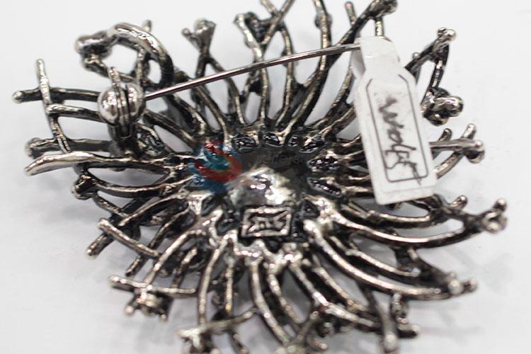 Top quality promotional brooch