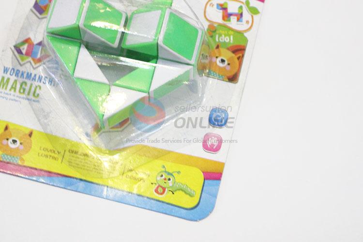 High Quality Mini Green and White Color Educational Speed Heart Shaped Toys Twist Cube Puzzle Toys