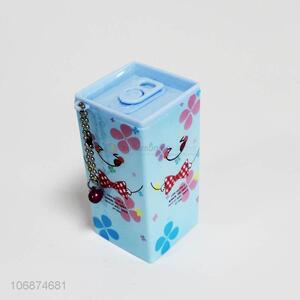 Fashion design 30pcs mini wet tissues in square cartoon canister