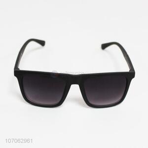 Top Quality Promotional Black Plastic Frame Outdoor Sunglasses