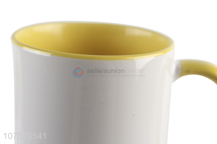 Wholesale 11oz inner color outer white ceramic cup with color handle