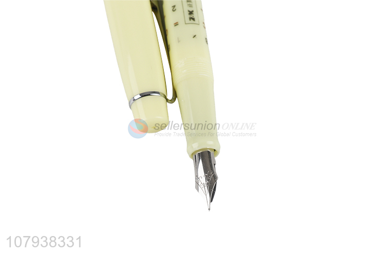 Factory price light yellow plastic fountain pen portable signature pen