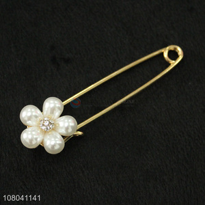Top products white flower shape fashion brooch for women