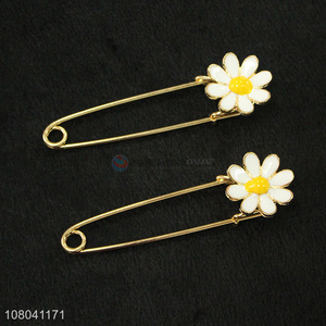 Popular products fashion daisy shape brooch for women