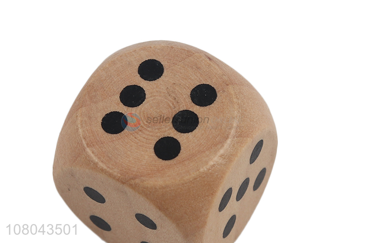 Hot selling wooden dice for board game party favors casino theme