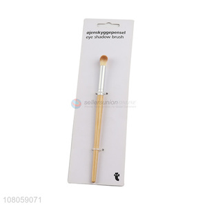 Factory direct sale eye shadow brush with bamboo handle