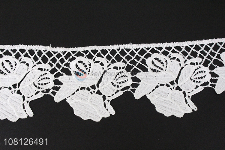 Factory wholesale fashion design white lace trim for garment