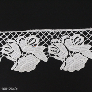 Factory wholesale fashion design white lace trim for garment