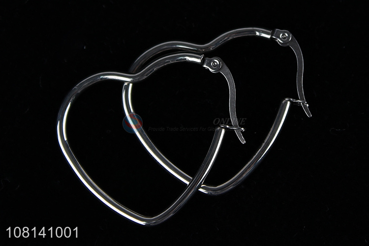 Factory direct sale heart shape silver hoop earrings