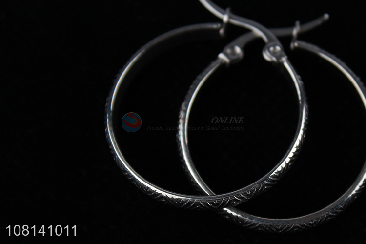 China factory fashionable women stainless steel hoop earrings