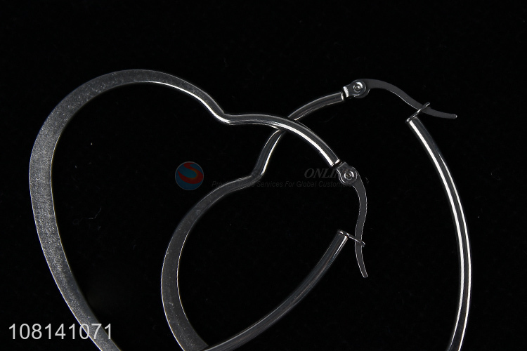 Delicate design heart shape hoop earrings for women jewelry