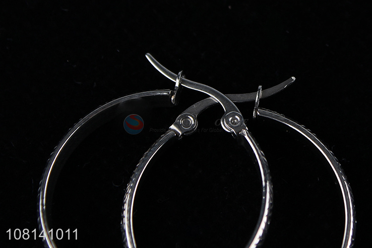 China factory fashionable women stainless steel hoop earrings