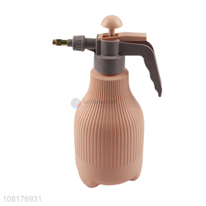 Wholesale 1500ml plastic garden spray bottle hand pump water sprayer