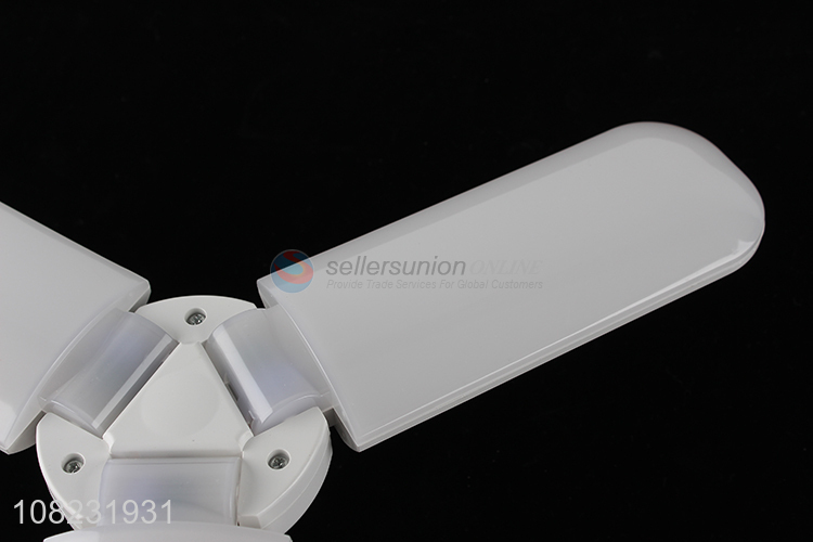 High quality 40W foldable led trefoil fan bulb ceiling fan light