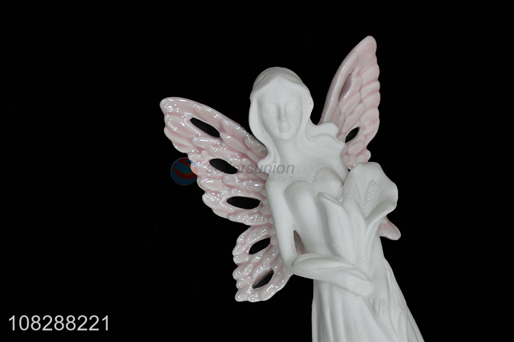 Factory wholesale delicate ceramic decorative figurines statues
