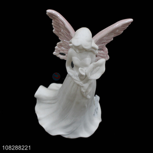 Factory wholesale delicate ceramic decorative figurines statues