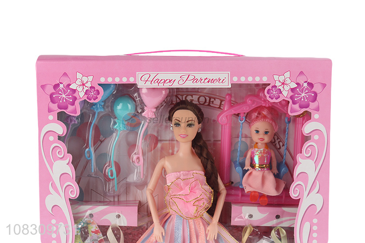 Hot selling children play house toys cartoon plastic doll set