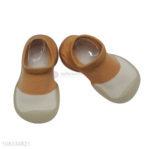 Latest style cotton soft baby socks shoes with silicone soles