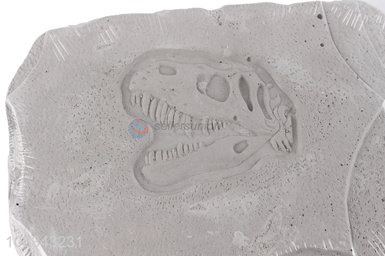 Best selling dinosaur skeleton dig kit educational archaeology toy