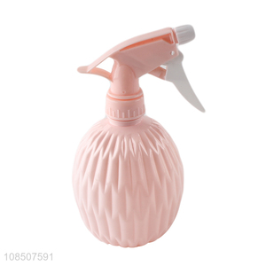 Online wholesale plastic hand pressure spray bottle for garden