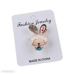 Hot selling bunny alloy brooch pin for women girls