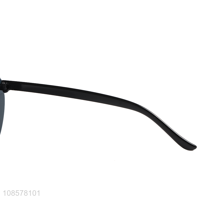 Wholesale fashion heart shaped polarized sunglasses for ladies