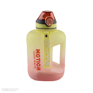 Hot selling 1590ml gradient color motivative fitness water bottle