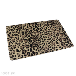 Good price non-slip leopard print pvc <em>placemat</em> washable table mat