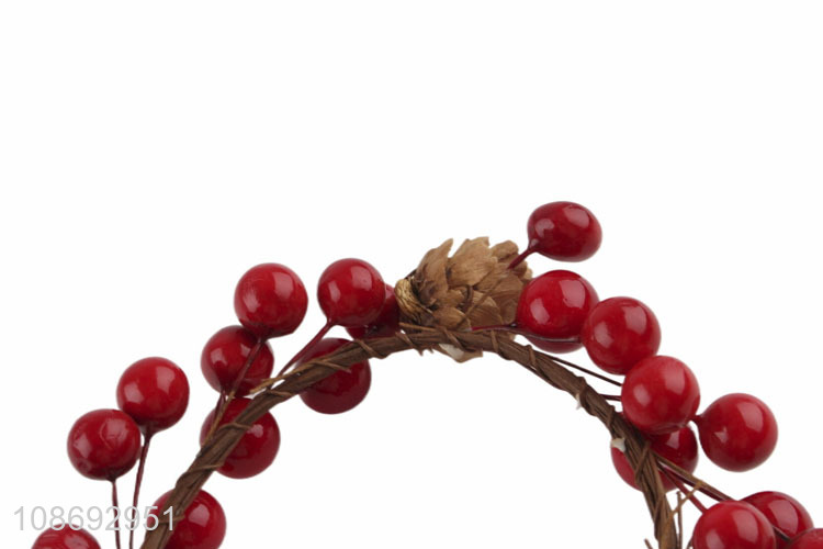 Yiwu market pinecones berries decorative artificial christmas wreath