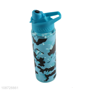 Factory price 700ml camouflage color plastic water bottle with <em>straw</em>