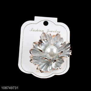 China factory pearl poney flower brooch pin women luxury brooch pin