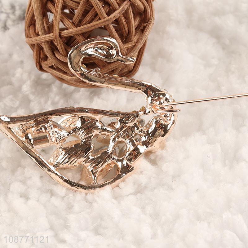 Wholesale rhinestone swan brooch pin for women