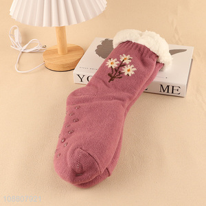 Wholesale non-slip slipper socks with grippers for women
