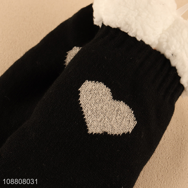 Hot selling women winter cozy slipper socks with gripps
