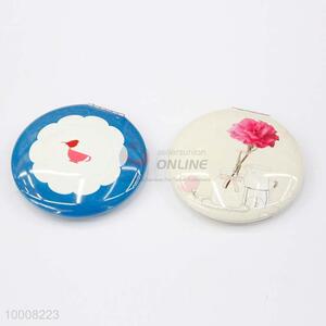 Portable Double-sided Printed <em>Cosmetic</em> <em>Mirror</em> With Simple Design