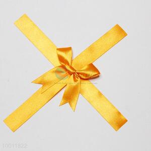 <em>Gift</em> box decorative bowknot