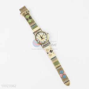 Cheap PU Colorized Wrist Watch with Eiffel Tower Pattern and Stainless Steel Back