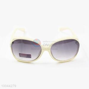 White Wholesale High Quality Fashion PC Sunglasses