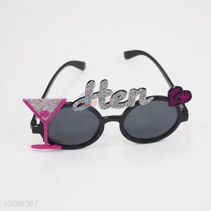 Fashion hen shaped plastic glasses/glasses for party