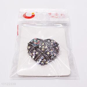 Factory Price Rhinestone Brooch Pin in Heart Shape